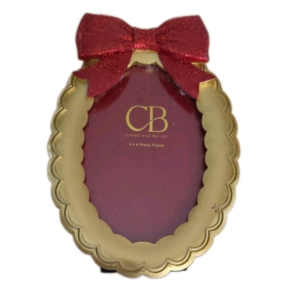 Chase Bailey‎ 4x6 Photo Frame Gold Scalloped Oval Red Bow Cottagecore Nursery